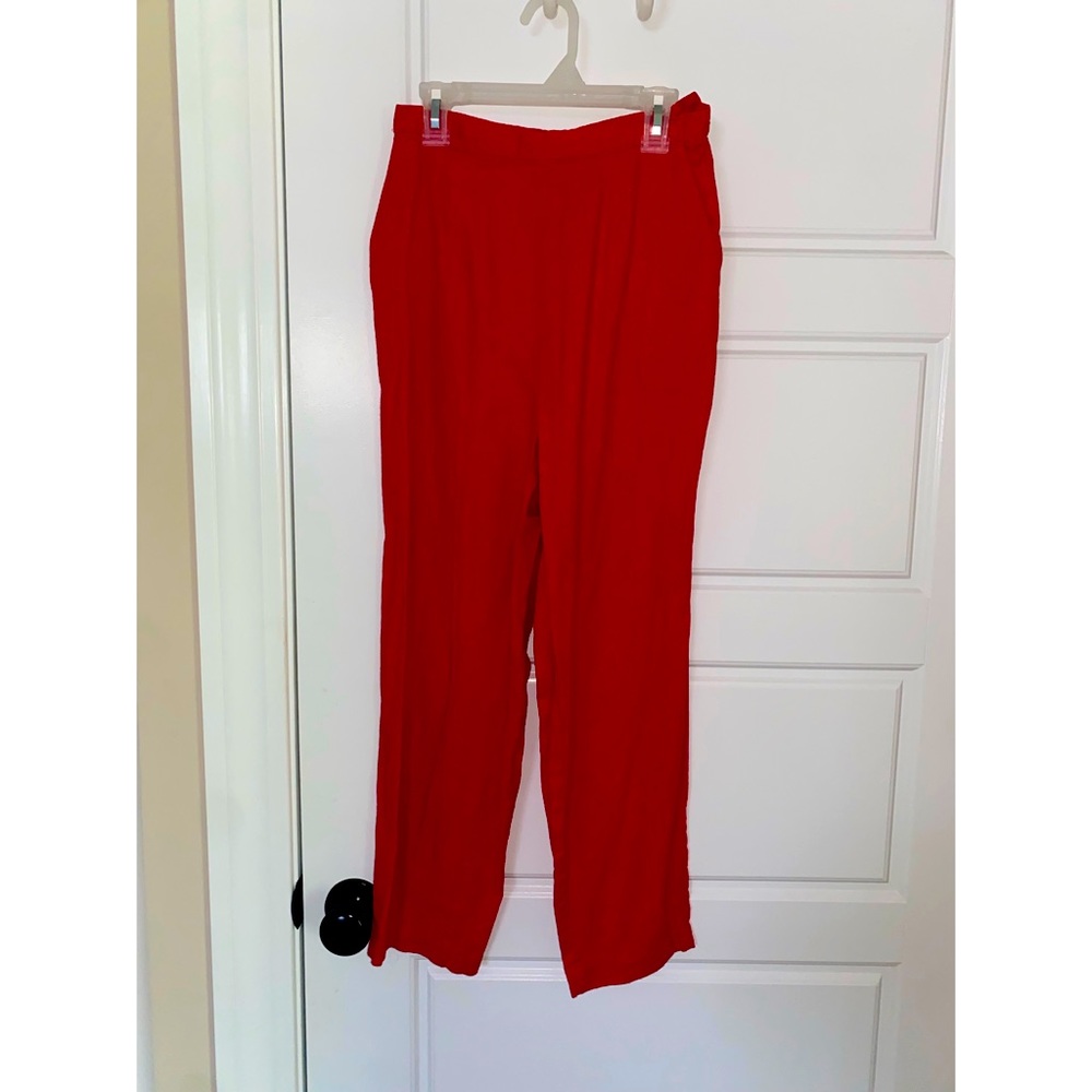 Red side zip and cropped dress pant